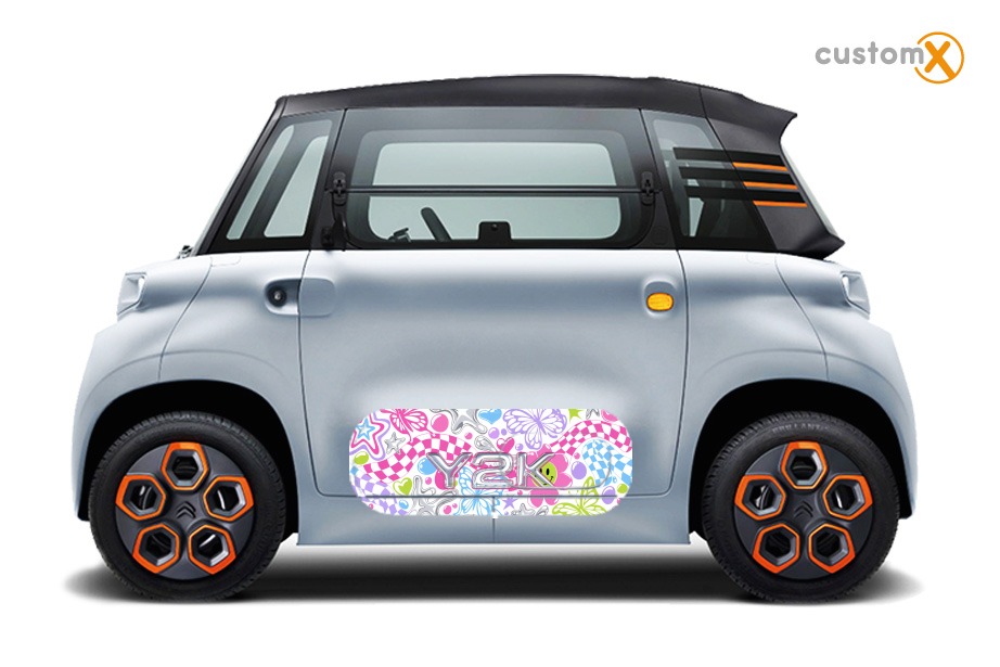 Adesivi Citroen Ami Y2K applicati sullo sportello